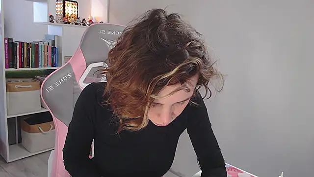 Snapshot of milly_ross chatting on 02-01-25, 07:15 milly ross online show from 02-01-25, 07:15