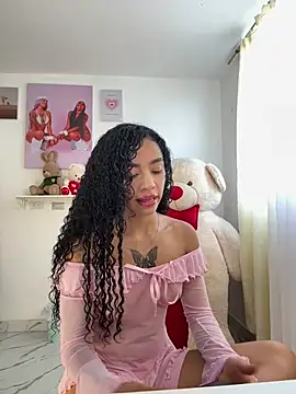 Snapshot of pretty_pettite chatting on 05-17-26, 03:34 pretty pettite online show from 05-17-26, 03:34