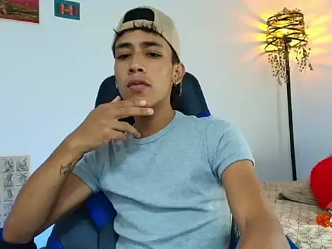 Snapshot of Ostin18hot chatting on 11-30-25, 01:50 Ostin18hot online show from 11-30-25, 01:50