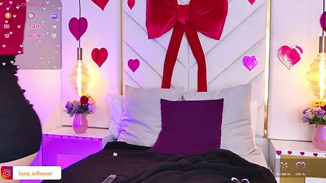 Flor delunaa online show from 02-13-26, 01:00