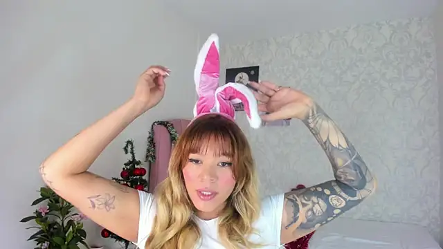 Adria ross online show from 12-20-25, 01:14