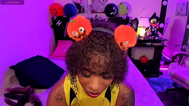 kary bunny3 online show from 10-11-25, 06:03