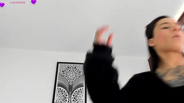 Snapshot of VeronicaTonu chatting on 02-02-26, 06:29 VeronicaTonu online show from 02-02-26, 06:29