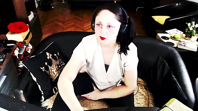 Snapshot of Imperatriza chatting on 05-13-26, 12:39 Imperatriza online show from 05-13-26, 12:39