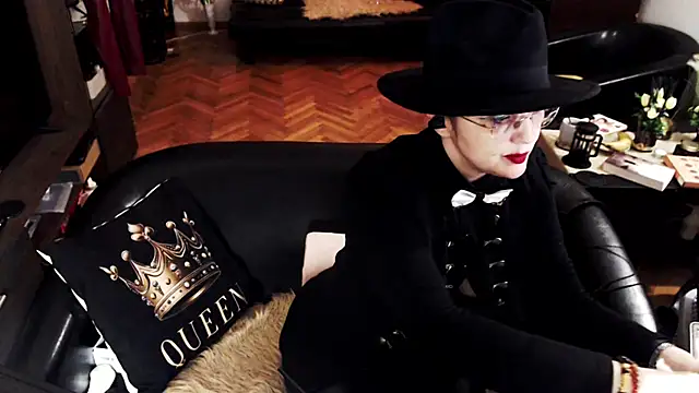 Snapshot of Imperatriza chatting on 04-28-26, 02:27 Imperatriza online show from 04-28-26, 02:27