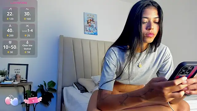 Snapshot of Mady-Edwards chatting on 01-17-26, 01:31 Mady-Edwards online show from 01-17-26, 01:31