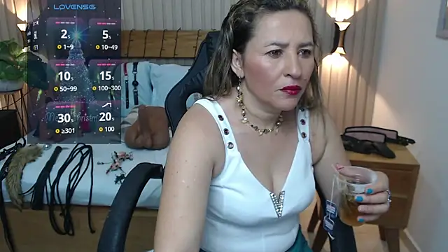 luciana ballesteros  online show from 12-04-25, 12:37