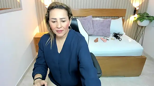 luciana ballesteros  online show from 06-10-26, 12:28