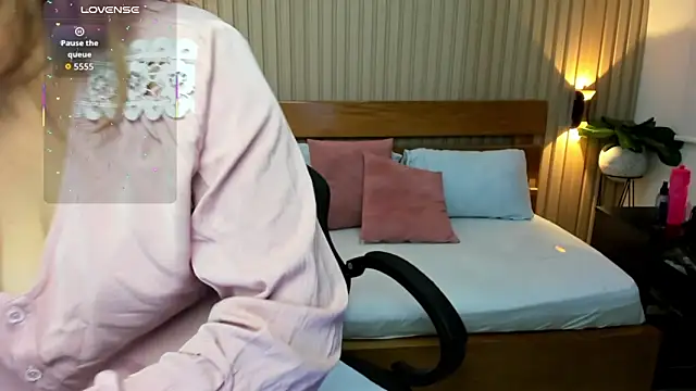 luciana ballesteros  online show from 02-03-26, 12:21