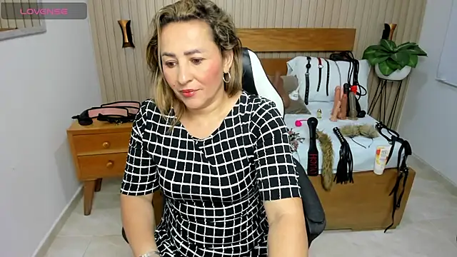 luciana ballesteros  online show from 05-18-26, 01:38