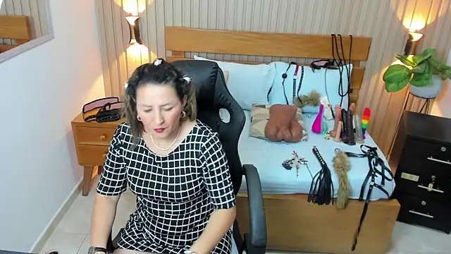 luciana ballesteros  online show from 09-30-25, 12:11
