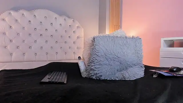 RamonaSimons online show from 09-10-25, 08:19