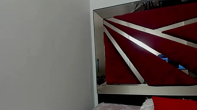 Snapshot of FaloonRoussel chatting on 06-05-26, 06:13 FaloonRoussel online show from 06-05-26, 06:13