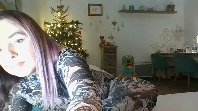 lyajoliee online show from 01-05-25, 08:31