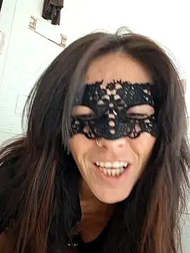 EmySkinny85 online show from 11-18-25, 03:15