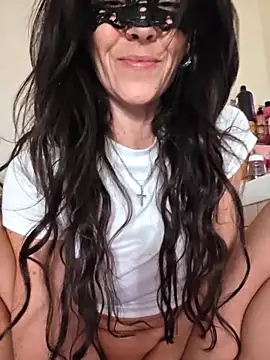 EmySkinny85 online show from 04-01-26, 07:33