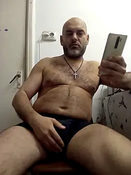 Snapshot of BartalesDaddy chatting on 01-16-25, 04:39 BartalesDaddy online show from 01-16-25, 04:39
