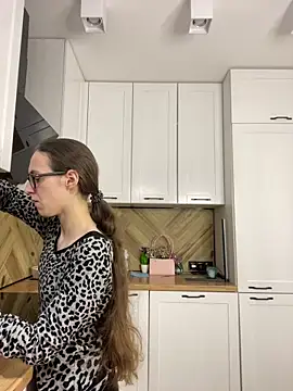 MartiniiSelenna online show from 09-29-25, 05:36