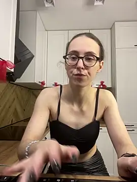 MartiniiSelenna online show from 12-17-25, 06:29