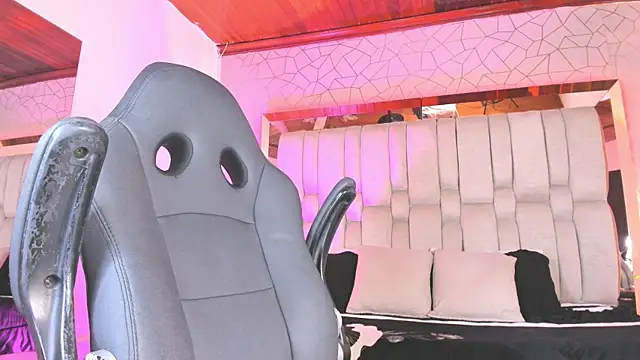 AngelineHeet online show from 01-18-25, 06:45