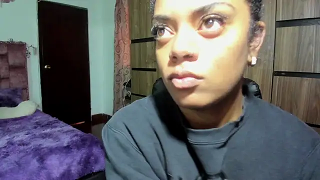 ladyrd1 online show from 04-13-26, 01:59