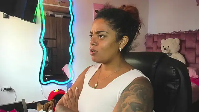 ladyrd1 online show from 03-01-26, 06:19