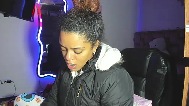 ladyrd1 online show from 02-21-26, 04:36