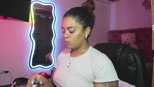 ladyrd1 online show from 03-07-26, 07:08