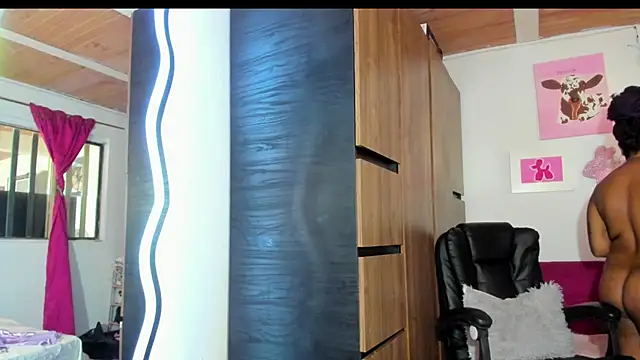 ladyrd1 online show from 11-02-25, 05:07