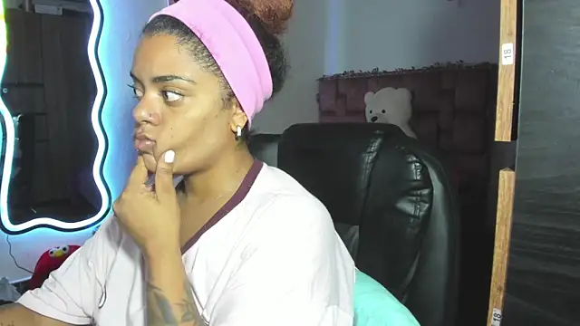 ladyrd1 online show from 02-23-26, 11:49