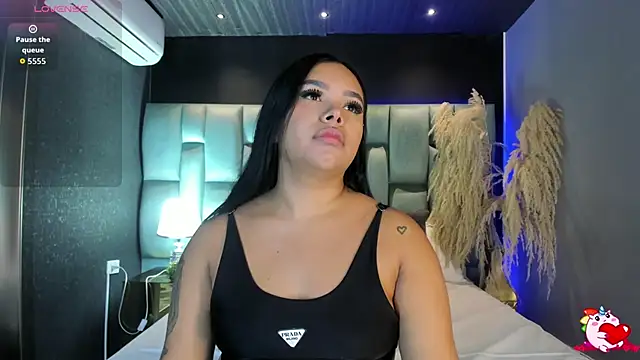 MarianaGarciaa   online show from 06-19-26, 07:20