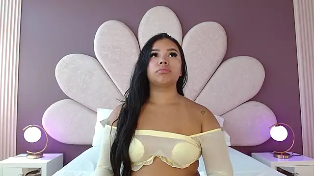 MarianaGarciaa   online show from 05-09-26, 07:06