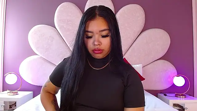 MarianaGarciaa   online show from 05-08-26, 07:17