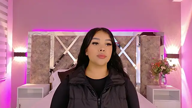 MarianaGarciaa   online show from 05-21-26, 07:11