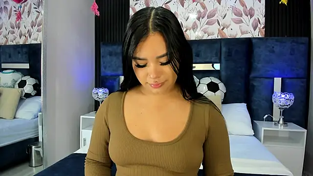 MarianaGarciaa   online show from 07-04-26, 06:56