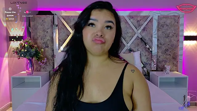 MarianaGarciaa   online show from 10-15-25, 07:22