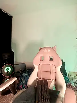 lovely kitt online show from 11-25-25, 12:44