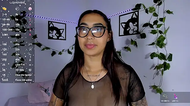 Snapshot of melanieecox chatting on 09-20-25, 02:05 melanieecox online show from 09-20-25, 02:05