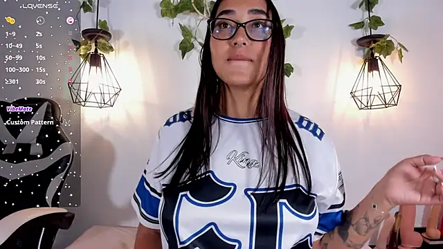 melanieecox online show from 04-02-26, 01:02