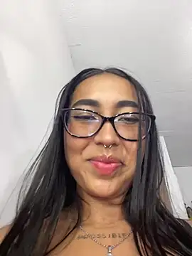 Snapshot of melanieecox chatting on 07-10-26, 01:05 melanieecox online show from 07-10-26, 01:05