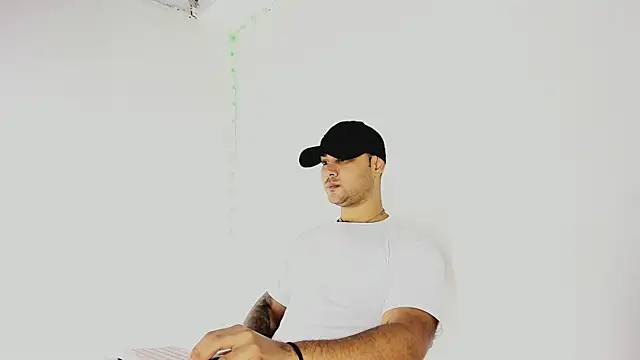 Sebas-hott online show from 09-25-25, 11:00