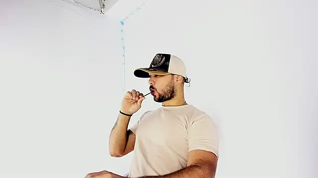 Sebas-hott online show from 09-17-25, 10:23