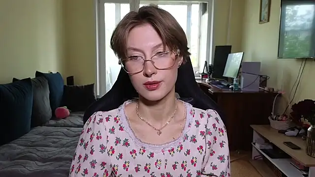 MalvinaBlum online show from 05-17-26, 03:06