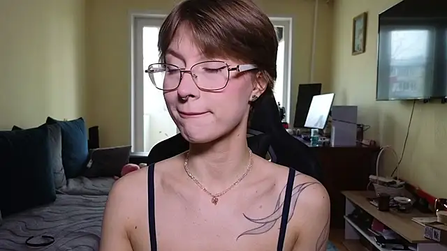 MalvinaBlum online show from 04-23-26, 05:14