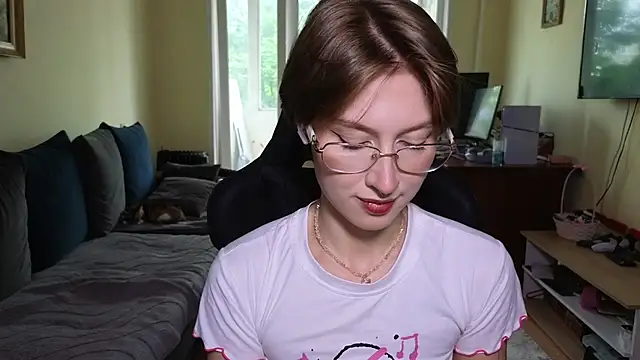 MalvinaBlum online show from 06-12-26, 06:00
