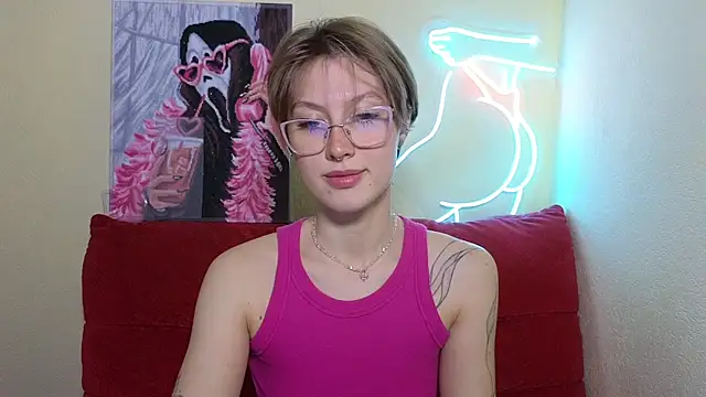 Snapshot of MalvinaBlum chatting on 10-20-25, 04:36 MalvinaBlum online show from 10-20-25, 04:36