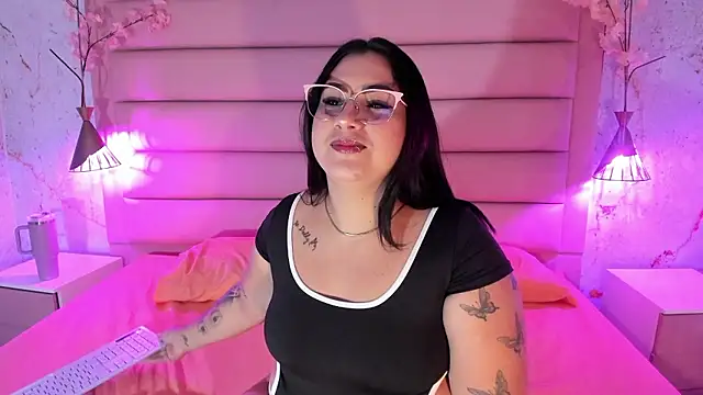 Snapshot of sabrinamilani chatting on 01-19-26, 03:21 sabrinamilani online show from 01-19-26, 03:21