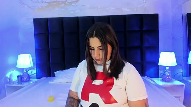 Snapshot of sabrinamilani chatting on 02-06-26, 07:43 sabrinamilani online show from 02-06-26, 07:43