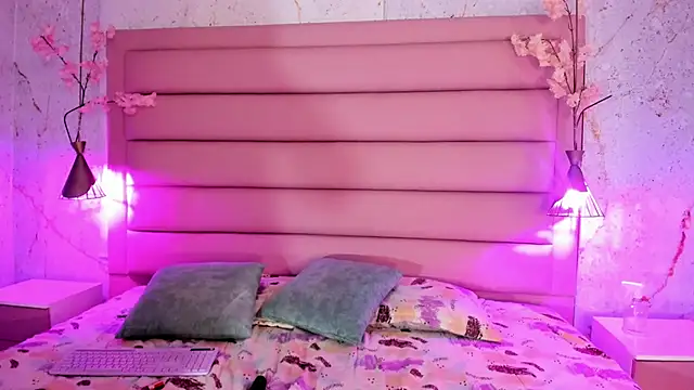 Snapshot of sabrinamilani chatting on 11-10-25, 03:44 sabrinamilani online show from 11-10-25, 03:44