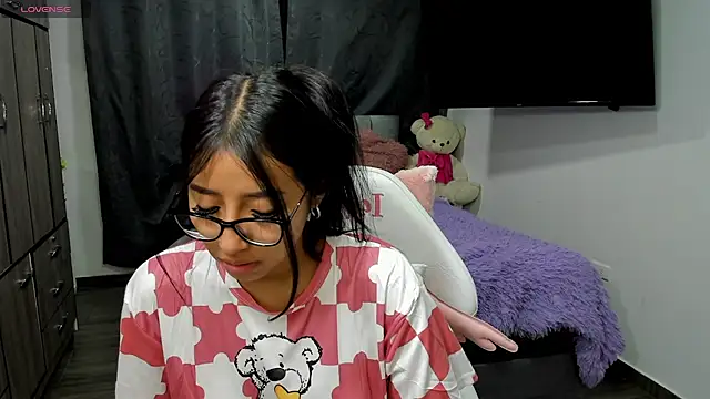 isa bellaa0 online show from 12-31-24, 08:37